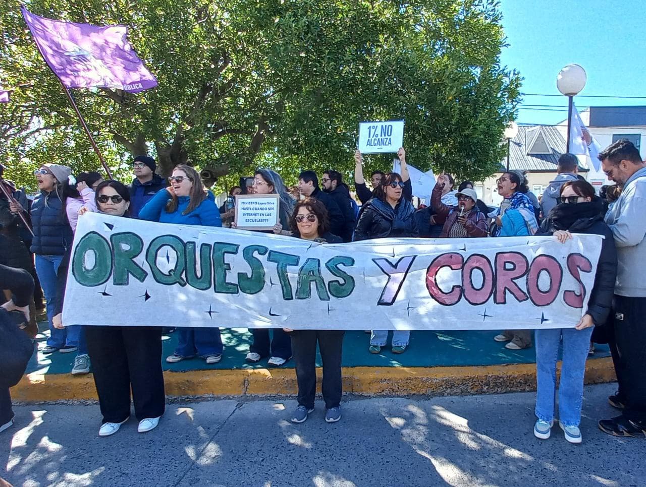 Docentes se manifiestan ante el cierre del programa de Coros y Orquestas