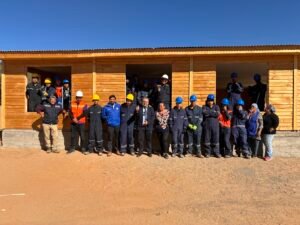 Estudiantes de Electricidad del Liceo José Santos Ossa de Vallenar realizan trabajo colaborativo en el marco del programa Aprendizaje + Servicio
