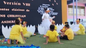 CAFÉ LITERARIO CIERRA EL MES DEL LIBRO EN COLEGIO BYRON GIGOUX JAMES.