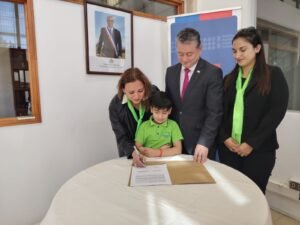 SEREMI DEL MEDIO AMBIENTE DE ATACAMA FIRMA CONVENIOS PARA EJECUTAR PROYECTOS DEL FPA