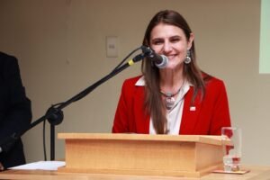 Delegada Sofía Cid: “Las familias merecen un sistema justo, transparente y que reconozca el mérito, no una tómbola”