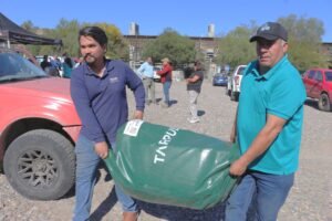 INDAP entrega estanques móviles por emergencia agrícola a crianceros de Vallenar
