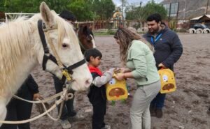 Continúa la entrega de kits lúdicos para apoyar el bienestar de los niños durante situaciones de emergencias en Atacama