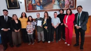 CALDERA ENTREGÓ DISTINCIÓN A HIJOS ILUSTRES.