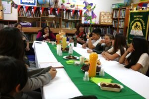 Con encuentro en torno a “El viaje del zorro” de Jessica Acuña culminó programa diálogos en movimiento